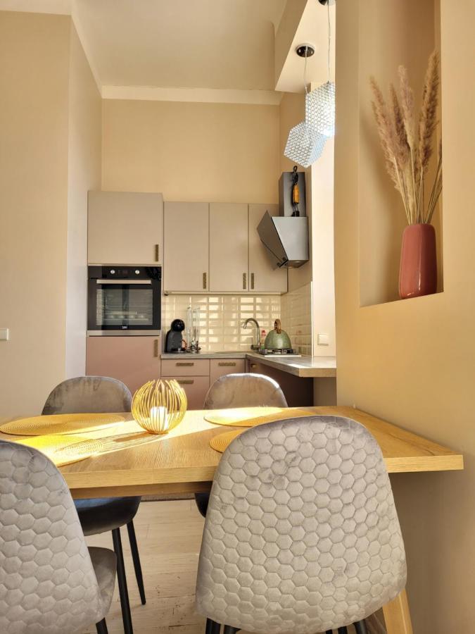 Cozy 2 Room Apartment In The Oldtown Of Klaipeda Bagian luar foto
