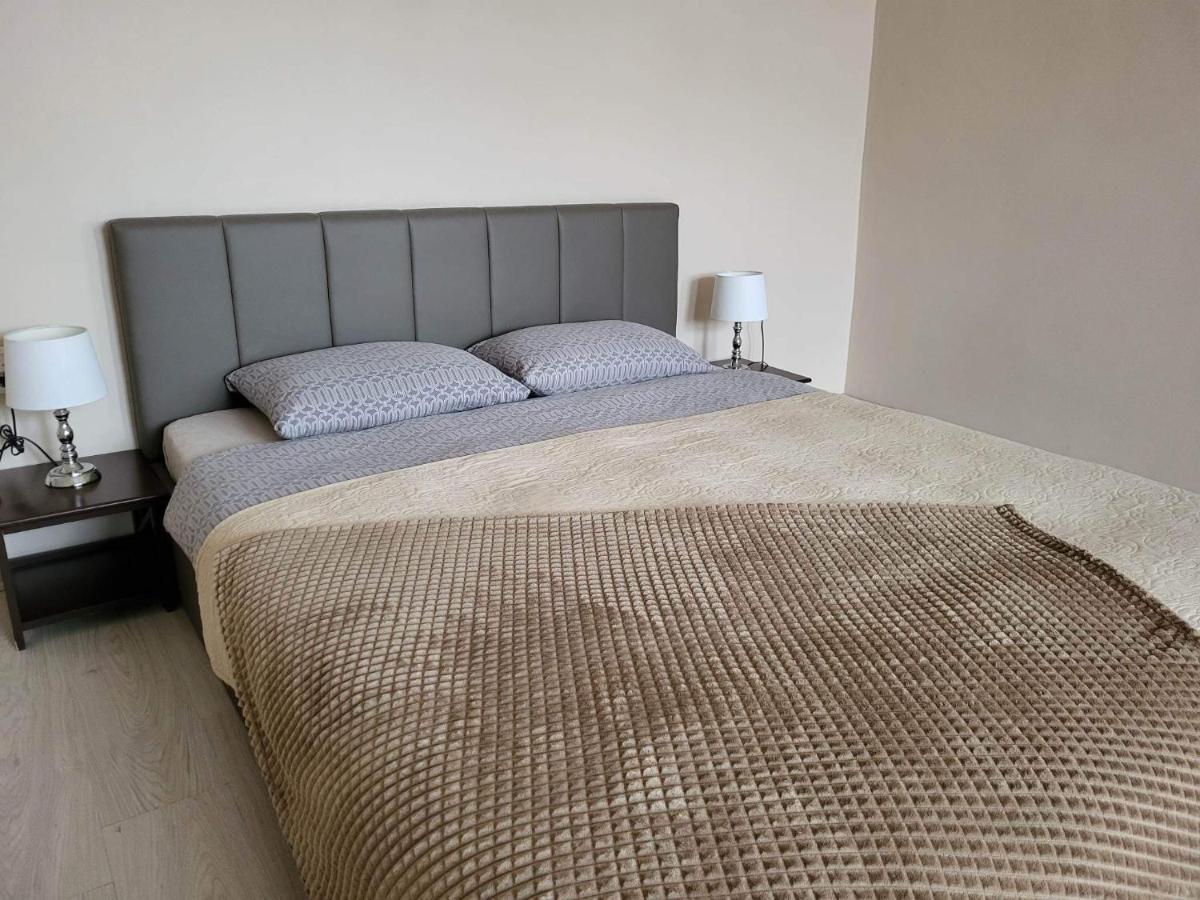Cozy 2 Room Apartment In The Oldtown Of Klaipeda Bagian luar foto