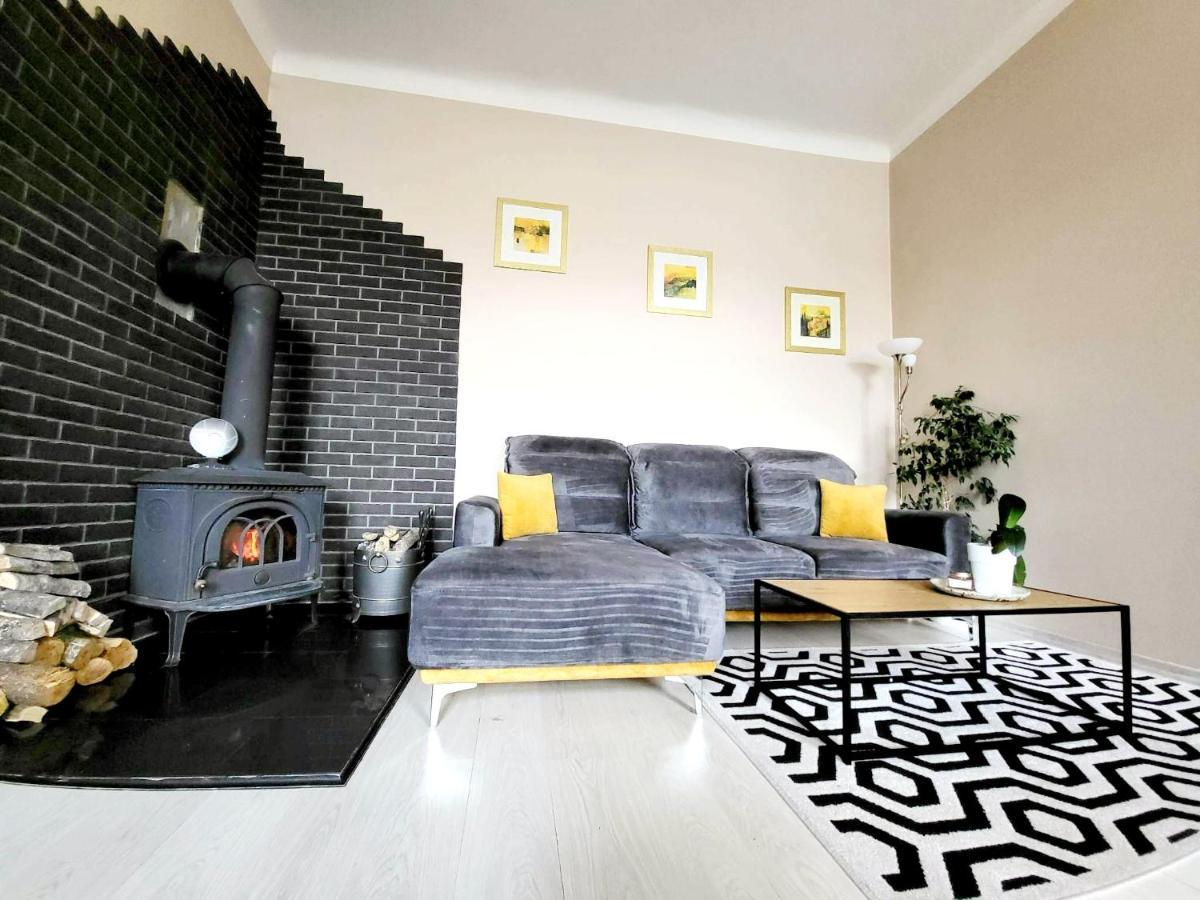 Cozy 2 Room Apartment In The Oldtown Of Klaipeda Bagian luar foto